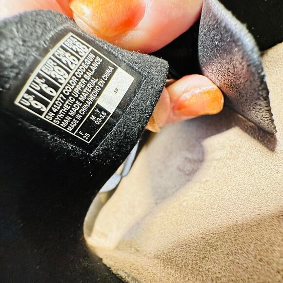 Skechers Women's Silver and Grey Sandals - Picture 3 of 8